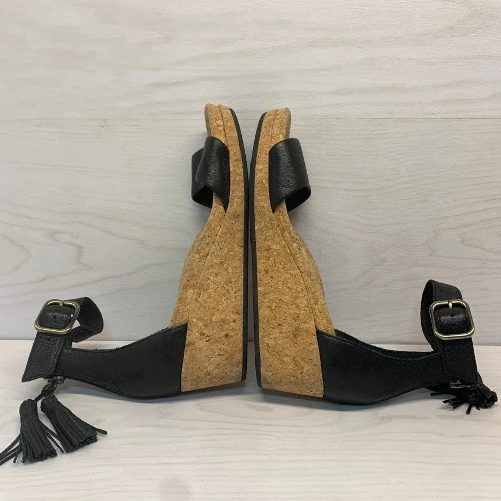 UGG Womens 7.5 Trina Wedge Sandals Tassel Black Leather Cork Summer Boho 1019973